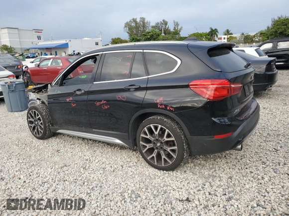 2020 BMW X1 xDrive28i z VIN WBXJG9C00L5P53912, wystawiony jako Copart lot #47926425 z przebiegiem 73 020 mil mil oraz Nie do naprawy • Non repairable. Historia ofert i sprzedaży dostępna na DreamBid. Obrazek 2.