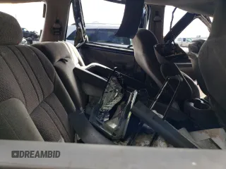 2000 Ford Excursion XLT z VIN 1FMNU41S8YEC60691, wystawiony jako Copart lot #55406265 z przebiegiem Nie podano mil oraz Szkoda całkowita • Salvage title. Historia ofert i sprzedaży dostępna na DreamBid. Obrazek 10.