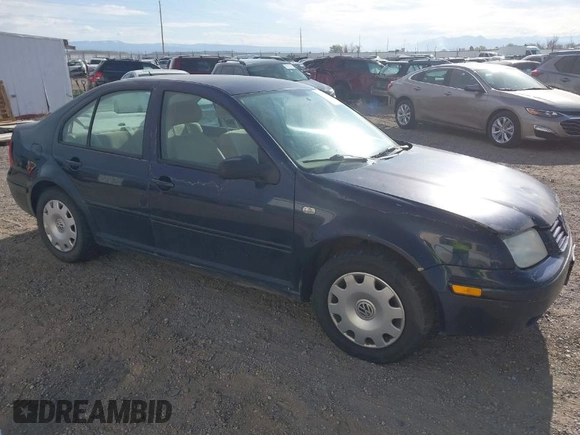 2000 Volkswagen Jetta GL z VIN 3VWRC29M0YM171403, wystawiony jako IAAI lot #42043392 z przebiegiem 237 218 mil mil oraz . Historia ofert i sprzedaży dostępna na DreamBid. Obrazek 1.