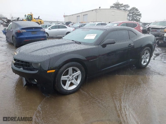 2012 Chevrolet Camaro 1LT with VIN 2G1FB1E38C9186564, listed as a IAAI auction lot 41556169 with NaN miles. Bid and sale history available at carsss.com. Image 2.