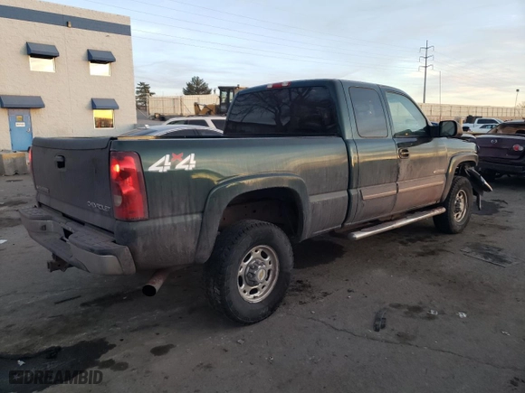 2003 Chevrolet Silverado 2500HD LS with VIN 1GCHK29U13E247985, listed as a Copart auction lot 43480115 with 179,656 mi miles and Salvage Title. Bid and sale history available at carsss.com. Image 3.