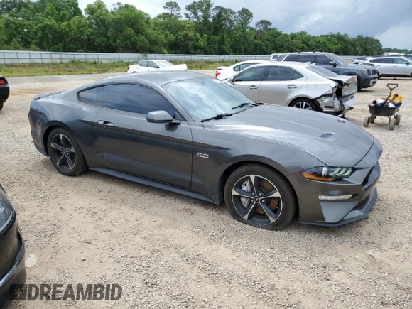 2018 Ford Mustang GT z VIN 1FA6P8CF8J5125570, wystawiony jako Copart lot #53959305 z przebiegiem 92 588 mil mil oraz Szkody całkowita. Historia ofert i sprzedaży dostępna na DreamBid. Obrazek 4.