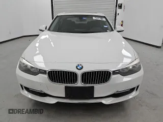 2012 BMW 3 Series 328i z VIN WBA3A5C57CF342137, wystawiony jako Copart lot #52630715 z przebiegiem 133 308 mil mil oraz Czysty tytuł • Clean title. Historia ofert i sprzedaży dostępna na DreamBid. Obrazek 5.