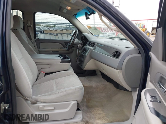2008 Chevrolet Tahoe LS with VIN 1GNFC13C78R132796, listed as a IAAI auction lot 42486971 with 205,225 mi miles and . Bid and sale history available at DreamBid. Image 5.