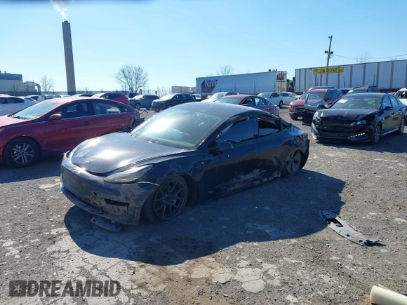 2021 Tesla Model 3 Standard Range Plus z VIN 5YJ3E1EA1MF059829, wystawiony jako IAAI lot #41700782 z przebiegiem 36 813 mil mil oraz . Historia ofert i sprzedaży dostępna na DreamBid. Obrazek 2.