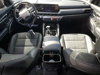 2024 Kia Telluride EX X-Line z VIN 5XYP3DGCXRG541965, wystawiony jako Copart lot #50863405 z przebiegiem 12 496 mil mil oraz Szkoda całkowita • Salvage title. Historia ofert i sprzedaży dostępna na DreamBid. Obrazek 8.