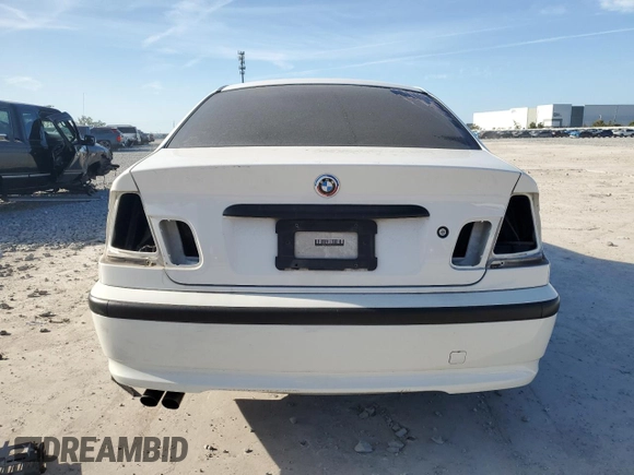 2003 BMW 3 Series 325i with VIN WBAET37403NJ26127, listed as a Copart auction lot 47424405 with 188,877 mi miles and Salvage Title. Bid and sale history available at carsss.com. Image 6.