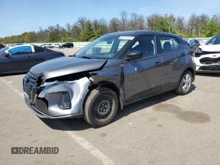 2022 Nissan Kicks S z VIN 3N1CP5BV1NL489486, wystawiony jako Copart lot #58712085 z przebiegiem 64 764 mil mil oraz Szkoda całkowita • Salvage title. Historia ofert i sprzedaży dostępna na DreamBid. Obrazek 1.