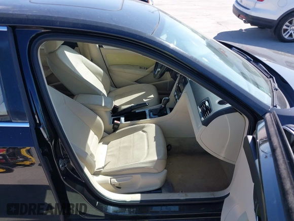 2012 Volkswagen Passat SE z VIN 1VWBH7A38CC063186, wystawiony jako IAAI lot #41700992 z przebiegiem 151 454 mil mil oraz . Historia ofert i sprzedaży dostępna na DreamBid. Obrazek 5.