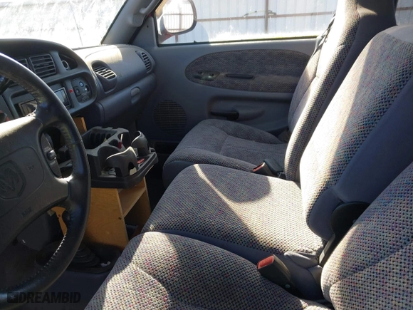 1998 Dodge Ram 1500 with VIN 3B7HF13Z0WG136974, listed as a IAAI auction lot 41949014 with 206,922 mi miles. Bid and sale history available at carsss.com. Image 5.