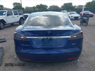 2017 Tesla Model S 100D with VIN 5YJSA1E28HF217489, listed as a IAAI auction lot 42128388 with Not provided miles and . Bid and sale history available at DreamBid. Image 17.
