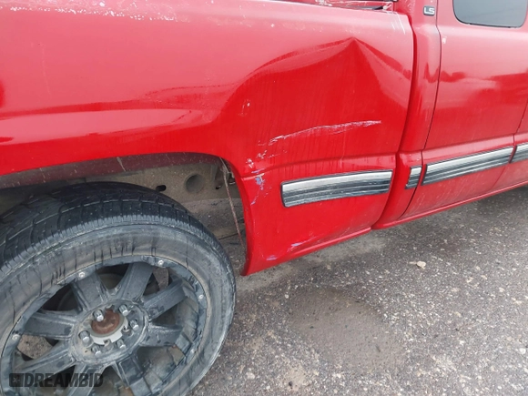 2001 Chevrolet Silverado 1500 LT with VIN 2GCEC19T911276523, listed as a IAAI auction lot 41435753 with 142,030 mi miles. Bid and sale history available at carsss.com. Image 6.