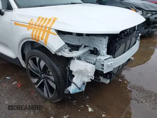 2024 Volvo XC40 Plus Bright Theme z VIN YV4L12UEXR2202130, wystawiony jako IAAI lot #41876910 z przebiegiem 15 997 mil mil oraz . Historia ofert i sprzedaży dostępna na DreamBid. Obrazek 18.