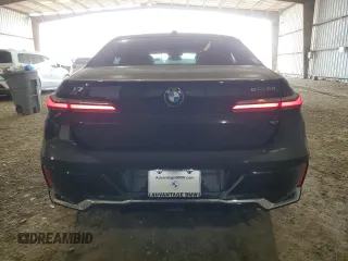 2024 BMW i7 eDrive50 z VIN WBY43EJ08RCS36524, wystawiony jako Copart lot #68248234 z przebiegiem 46 mil mil oraz Szkoda całkowita • Salvage title. Historia ofert i sprzedaży dostępna na DreamBid. Obrazek 6.