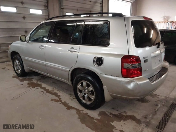 2004 Toyota Highlander with VIN JTEEP21AX40037031, listed as a IAAI auction lot 41798029 with 322,390 mi miles. Bid and sale history available at carsss.com. Image 3.