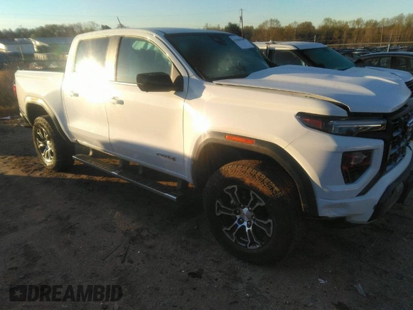 2023 GMC Canyon 4WD AT4 with VIN 1GTP6DEK0P1260420, listed as a IAAI auction lot 41864560 with 1 mi miles. Bid and sale history available at carsss.com. Image 1.