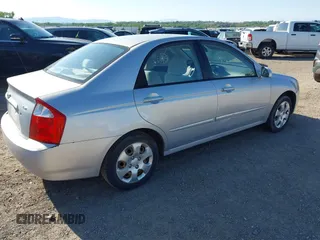 2005 Kia Spectra LX z VIN KNAFE121855141204, wystawiony jako IAAI lot #42443993 z przebiegiem 142 359 mil mil oraz . Historia ofert i sprzedaży dostępna na DreamBid. Obrazek 4.