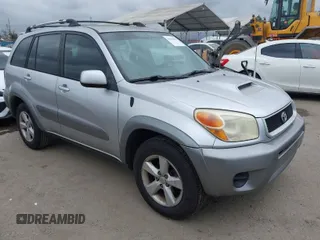 2005 Toyota RAV4 with VIN JTEGD20V950069508, listed as a IAAI auction lot 42032090 with 236,097 mi miles. Bid and sale history available at carsss.com. Image 1.