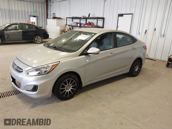 2016 Hyundai Accent SE z VIN KMHCT4AE8GU121220, wystawiony jako IAAI lot #42478517 z przebiegiem 133 491 mil mil oraz . Historia ofert i sprzedaży dostępna na DreamBid. Obrazek 2.