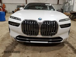 2023 BMW i7 xDrive60 z VIN WBY53EJ07PCL47356, wystawiony jako Copart lot #46454134 z przebiegiem 11 710 mil mil oraz . Historia ofert i sprzedaży dostępna na DreamBid. Obrazek 5.