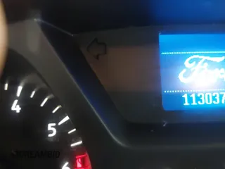 2019 Ford Transit z VIN 1FTYR1YG3KKB15800, wystawiony jako IAAI lot #42548187 z przebiegiem 113 037 mil mil oraz . Historia ofert i sprzedaży dostępna na DreamBid. Obrazek 1.
