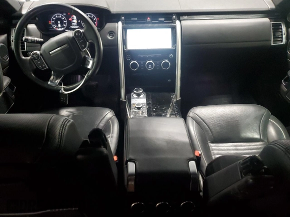 2018 Land Rover Discovery HSE Luxury z VIN SALRT2RV7JA052867, wystawiony jako Copart lot #47933665 z przebiegiem 104 033 mil mil oraz Szkoda całkowita • Salvage title. Historia ofert i sprzedaży dostępna na DreamBid. Obrazek 8.