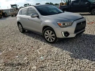 2015 Mitsubishi Outlander GT z VIN 4A4AP4AW2FE045214, wystawiony jako Copart lot #62014515 z przebiegiem 92 633 mil mil oraz Szkoda całkowita • Salvage title. Historia ofert i sprzedaży dostępna na DreamBid. Obrazek 14.