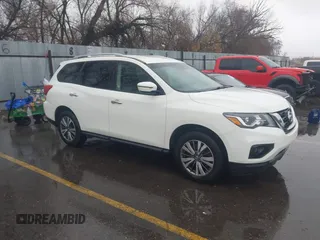 2020 Nissan Pathfinder SV with VIN 5N1DR2BMXLC583405, listed as a IAAI auction lot 41746561 with 127,432 mi miles. Bid and sale history available at carsss.com. Image 1.