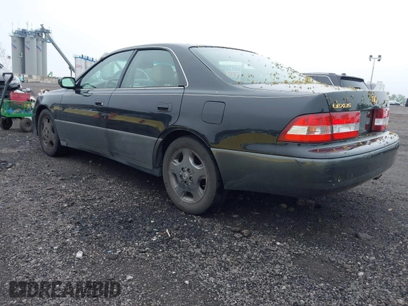 2001 Lexus ES 300 with VIN JT8BF28G310322006, listed as a IAAI auction lot 42203329 with 110,087 mi miles and . Bid and sale history available at carsss.com. Image 3.