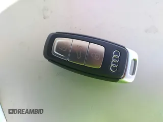 2019 Audi A8 z VIN WAU8DAF83KN006534, wystawiony jako IAAI lot #41712610 z przebiegiem 52 263 mil mil oraz . Historia ofert i sprzedaży dostępna na DreamBid. Obrazek 11.