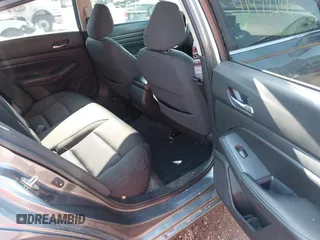 2019 Nissan Altima S z VIN 1N4BL4BV4KC187993, wystawiony jako IAAI lot #41972120 z przebiegiem 107 227 mil mil oraz . Historia ofert i sprzedaży dostępna na DreamBid. Obrazek 8.