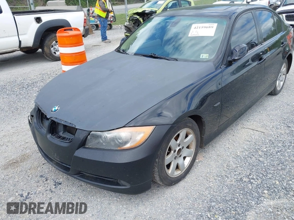 2007 BMW 3 Series 328i with VIN WBAVA335X7PV64572, listed as a IAAI auction lot 42159689 with 209,335 mi miles and . Bid and sale history available at DreamBid. Image 18.