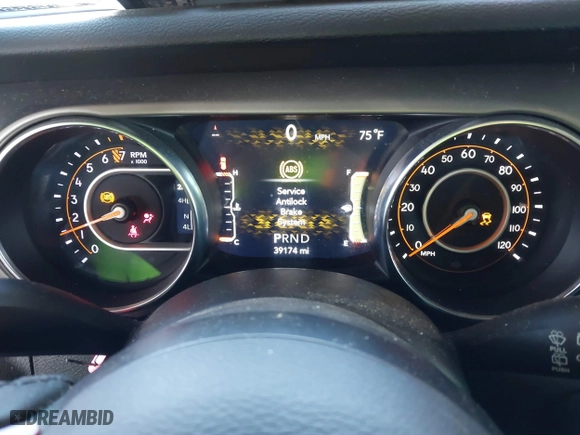 2020 Jeep Wrangler Unlimited Sport Altitude with VIN 1C4HJXDG9LW325327, listed as a IAAI auction lot 41865827 with 39,174 mi miles. Bid and sale history available at carsss.com. Image 7.