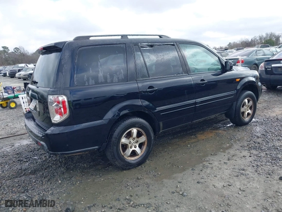 2006 Honda Pilot EX-L with VIN 5FNYF28546B000400, listed as a IAAI auction lot 41530610 with 284,633 mi miles. Bid and sale history available at carsss.com. Image 4.