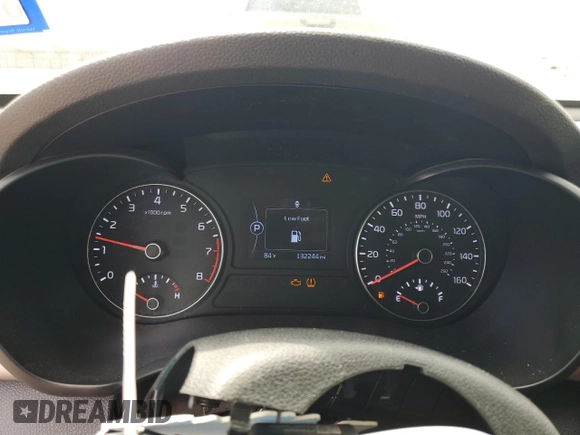 2016 Kia Optima LX z VIN 5XXGT4L39GG097307, wystawiony jako Copart lot #56001485 z przebiegiem 132 244 mil mil oraz Czysty tytuł • Clean title. Historia ofert i sprzedaży dostępna na DreamBid. Obrazek 9.