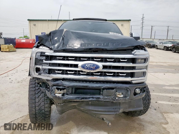 2024 Ford F-250 XL z VIN 1FT8W2BT2REE44792, wystawiony jako Copart lot #51431915 z przebiegiem Nie podano mil oraz Szkoda całkowita • Salvage title. Historia ofert i sprzedaży dostępna na DreamBid. Obrazek 5.