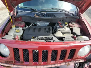 2014 Jeep Patriot Latitude z VIN 1C4NJRFB3ED626089, wystawiony jako Copart lot #60693585 z przebiegiem 196 852 mil mil oraz Czysty tytuł • Clean title. Historia ofert i sprzedaży dostępna na DreamBid. Obrazek 12.
