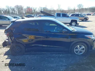 2022 Nissan Kicks S z VIN 3N1CP5BV6NL490892, wystawiony jako IAAI lot #41889420 z przebiegiem 61 608 mil mil oraz . Historia ofert i sprzedaży dostępna na DreamBid. Obrazek 13.