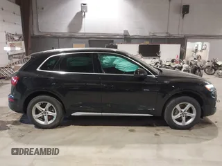 2021 Audi Q5 Premium with VIN WA1AAAFY0M2128148, listed as a IAAI auction lot 41240680 with 37,977 mi miles. Bid and sale history available at carsss.com. Image 13.