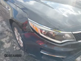 2016 Kia Optima LX z VIN 5XXGT4L34GG020666, wystawiony jako IAAI lot #41406265 z przebiegiem 173 645 mil mil oraz . Historia ofert i sprzedaży dostępna na DreamBid. Obrazek 6.