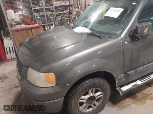 2004 Ford Expedition Special Service with VIN 1FMPU15L74LA92803, listed as a IAAI auction lot 41540002 with 312,510 mi miles. Bid and sale history available at carsss.com. Image 6.