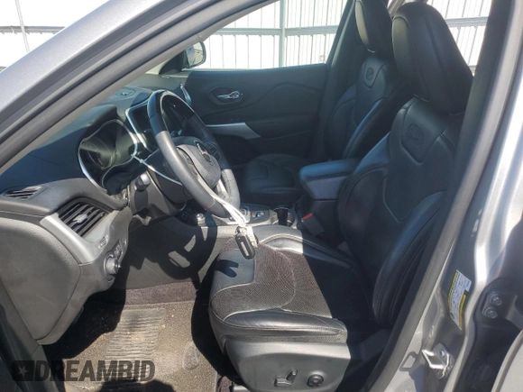 2017 Jeep Cherokee Overland with VIN 1C4PJMJS2HW584851, listed as a Copart auction lot 61738325 with 34,582 mi miles and Salvage title. Bid and sale history available at DreamBid. Image 7.