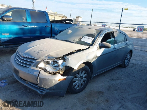 2008 Chrysler Sebring LX с VIN 1C3LC46K48N178968, выставлен на аукционе IAAI как лот 40523719 с пробегом 243 715 миль миль и . История ставок и продаж доступна на DreamBid. Изображение 2.