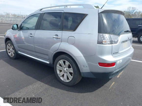 2008 Mitsubishi Outlander SE z VIN JA4LT31W28Z012886, wystawiony jako IAAI lot #41867742 z przebiegiem 207 481 mil mil oraz . Historia ofert i sprzedaży dostępna na DreamBid. Obrazek 3.