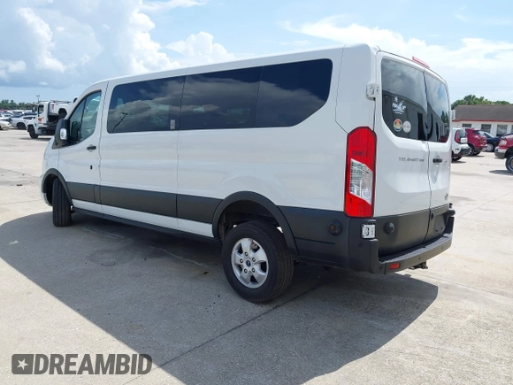 2020 Ford Transit Passenger XL z VIN 1FBAX2Y88LKA32505, wystawiony jako IAAI lot #42480103 z przebiegiem 80 204 mil mil oraz . Historia ofert i sprzedaży dostępna na DreamBid. Obrazek 3.