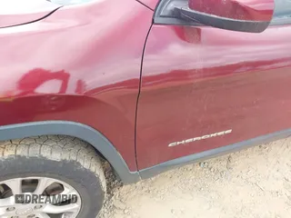 2020 Jeep Cherokee Latitude z VIN 1C4PJMCB7LD575600, wystawiony jako IAAI lot #42144827 z przebiegiem 99 523 mil mil oraz . Historia ofert i sprzedaży dostępna na DreamBid. Obrazek 21.