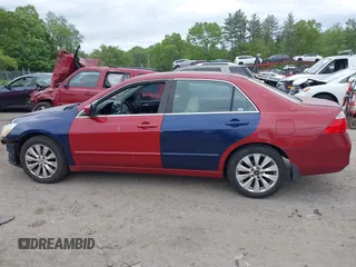 2007 Honda Accord LX SE z VIN 1HGCM56337A204233, wystawiony jako IAAI lot #42306130 z przebiegiem 240 178 mil mil oraz . Historia ofert i sprzedaży dostępna na DreamBid. Obrazek 14.