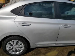 2021 Hyundai Accent SE z VIN 3KPC24A65ME143279, wystawiony jako Copart lot #52489585 z przebiegiem 61 106 mil mil oraz Nie do naprawy • Non repairable. Historia ofert i sprzedaży dostępna na DreamBid. Obrazek 10.