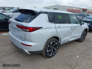 2024 Mitsubishi Outlander SE with VIN JA4J4VA82RZ032400, listed as a IAAI auction lot 42094845 with 30,436 mi miles. Bid and sale history available at carsss.com. Image 4.