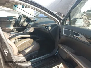 2013 Lincoln MKZ with VIN 3LN6L2J92DR821418, listed as a IAAI auction lot 41298047 with 161,369 mi miles. Bid and sale history available at carsss.com. Image 5.